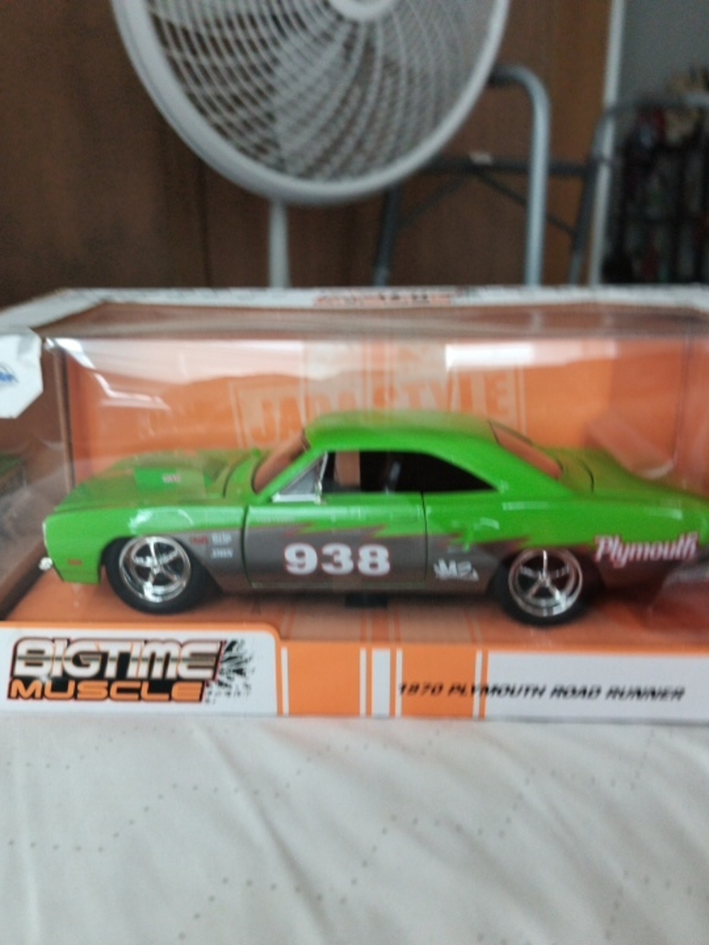 BigTime Muscle 1970 Plymouth Road Runner Diecast - Green 1/24 Scale